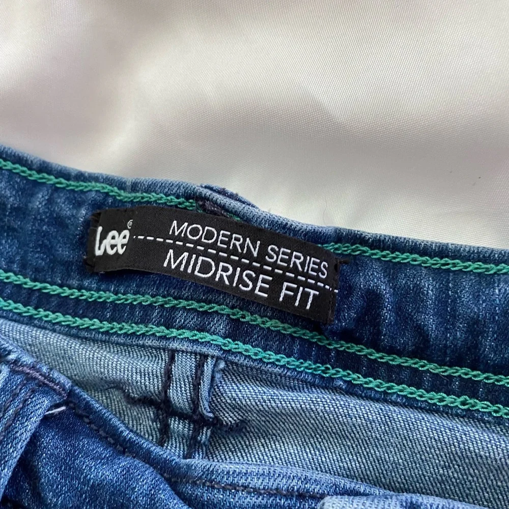 Lee mid rise jean shorts - Picture 2 of 5